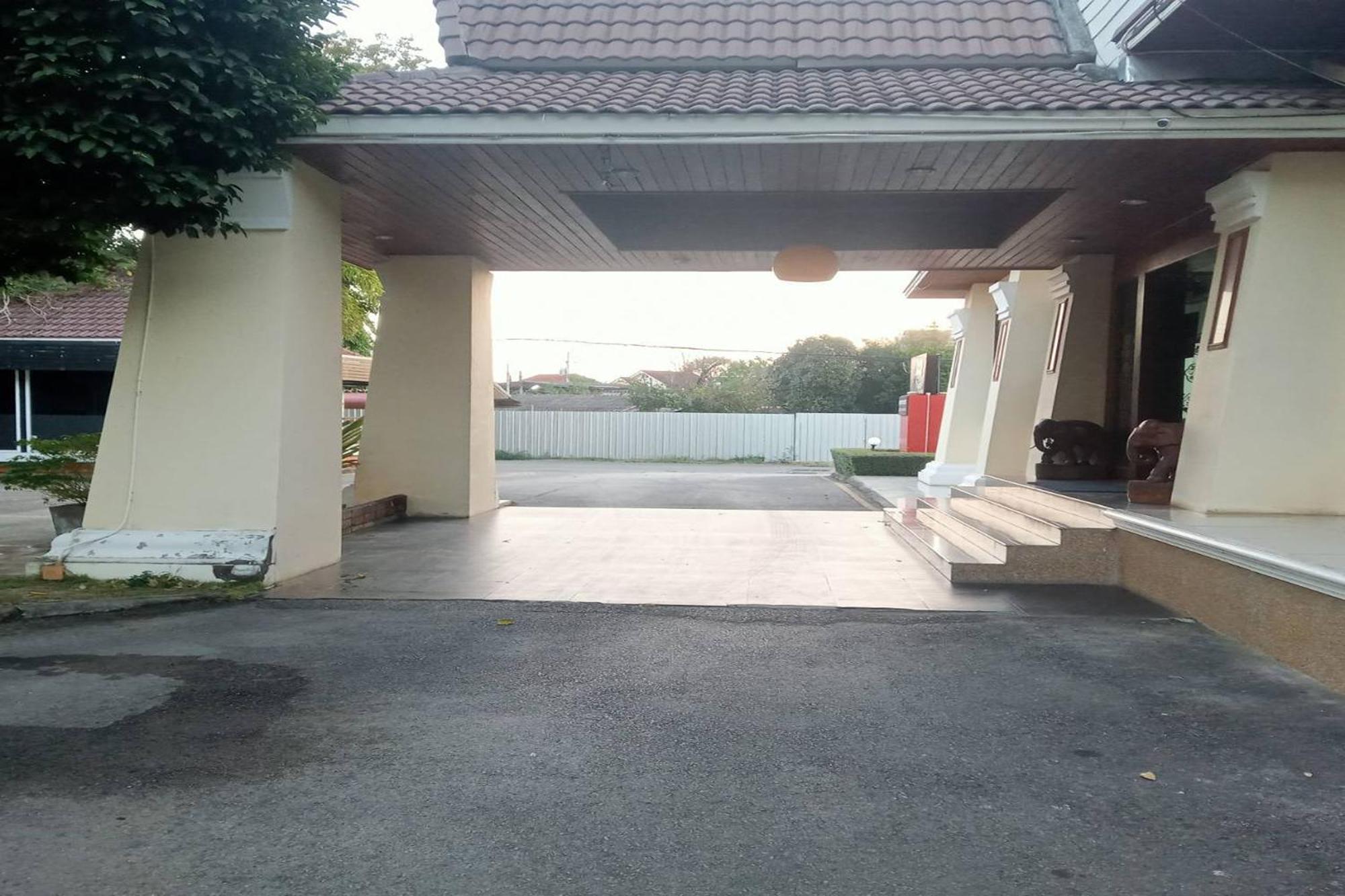 Good View Residence Lampang Exterior foto